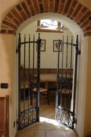Locanda Borgo Chiese Castel Condino Bagian luar foto