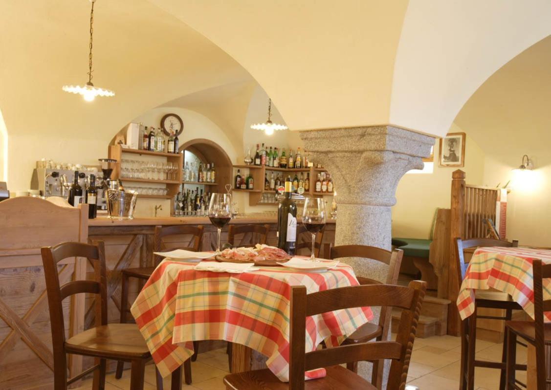 Locanda Borgo Chiese Castel Condino Bagian luar foto