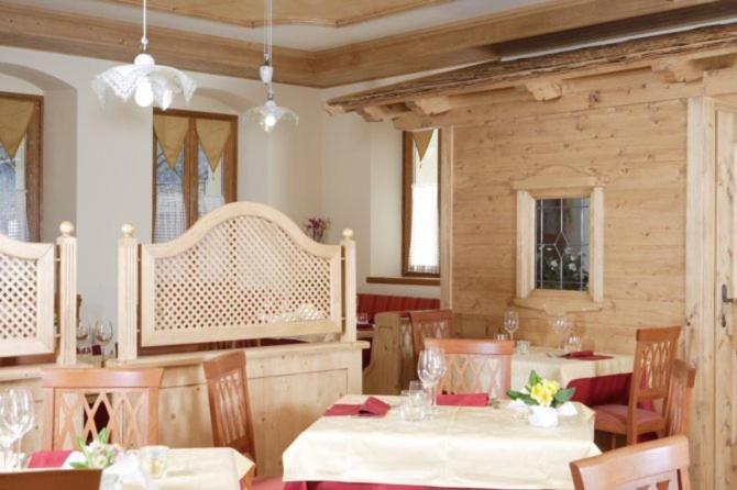 Locanda Borgo Chiese Castel Condino Bagian luar foto